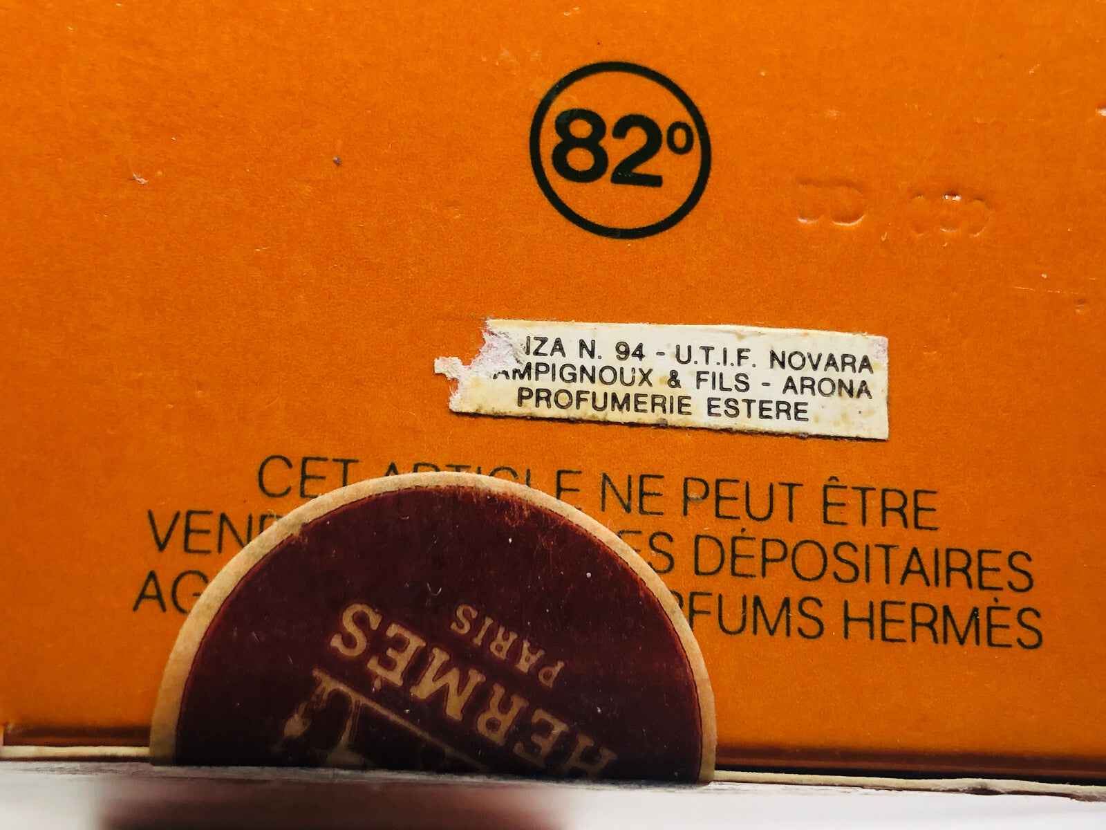 Scatola di profumo Hermes Vintage con etichetta informativa e sigillo distintivo