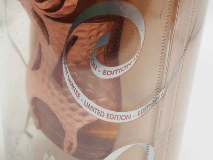 Flacone di profumo Jean Paul Gaultier Classique in edizione limitata con dettagli artistici