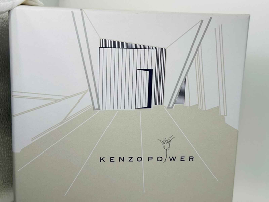 Scatola del profumo Kenzo Power Vintage con un design elegante e moderno
