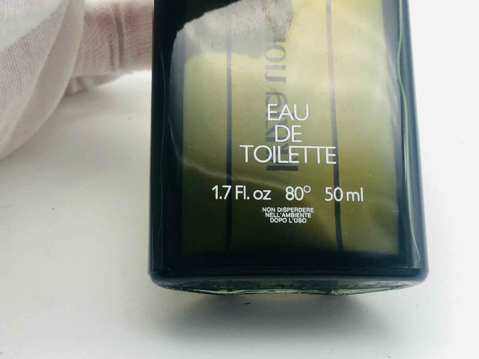 Bottiglia vintage di Profumo Krizia Uomo Vintage da 50 ml Eau de Toilette elegante