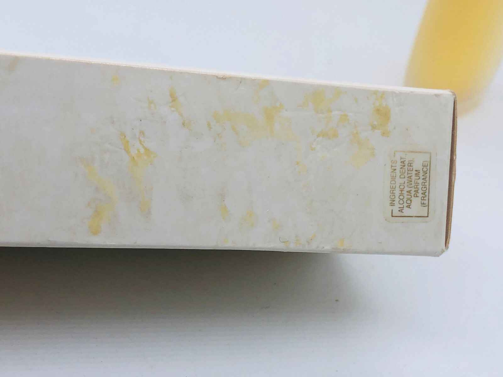 Scatola del profumo Body Silk La Perla con finitura elegante e dettagli raffinati
