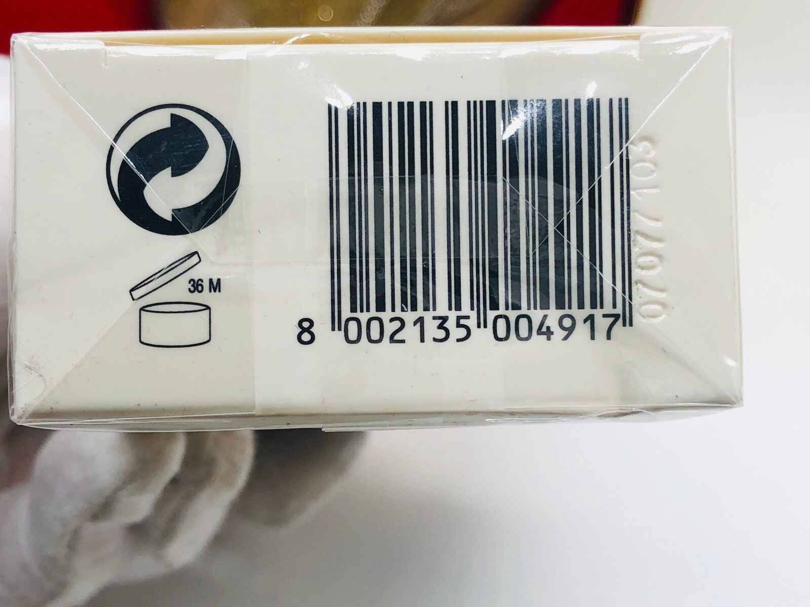 Scatola di Profumo Vintage La Perla con codice a barre e simbolo di riciclo