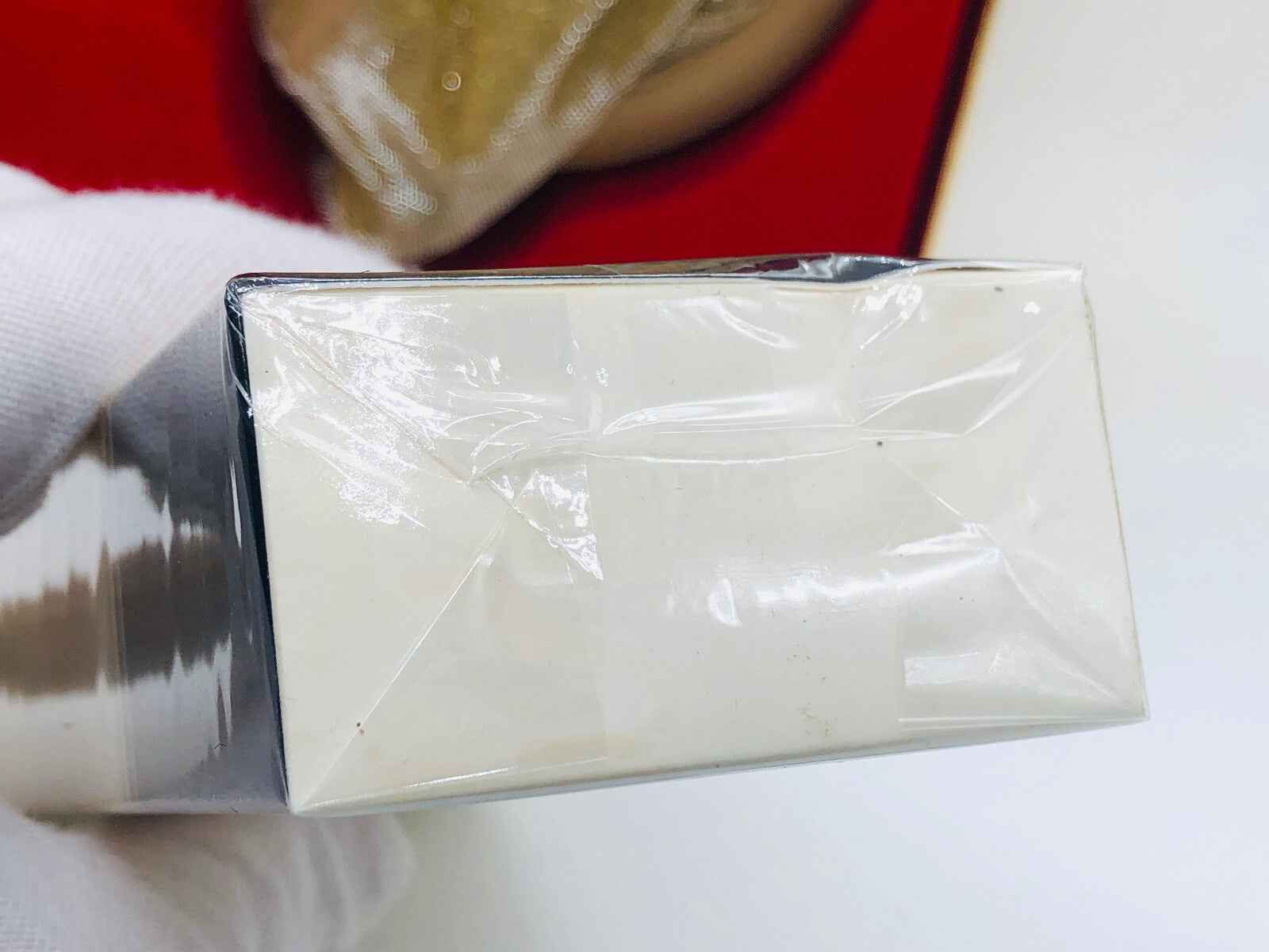 Scatola del Profumo Vintage La Perla con confezione sigillata e design elegante