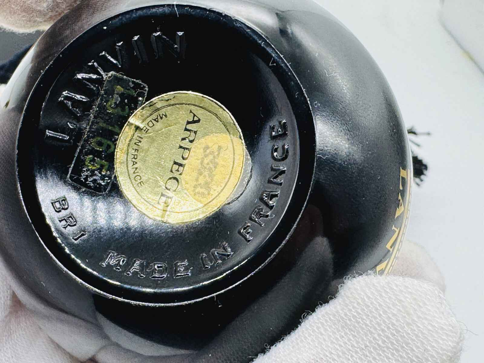 Bottiglia di profumo Lanvin Arpege Vintage con etichetta originale in rilievo e design elegante