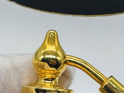 Flacone di profumo Lanvin Arpege Vintage in oro con dettagli eleganti e curati