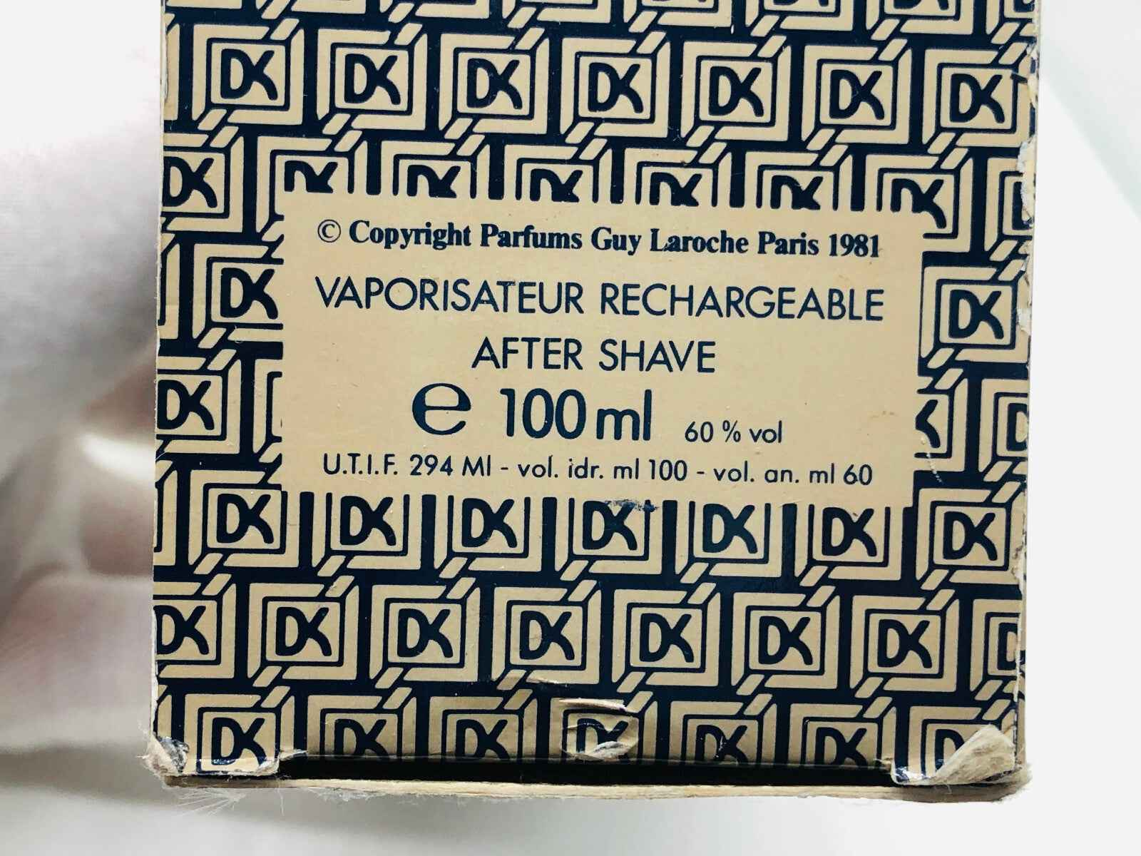 Flacone da 100ml di Laroche Drakkar Vintage dopobarba con design elegante e ricaricabile