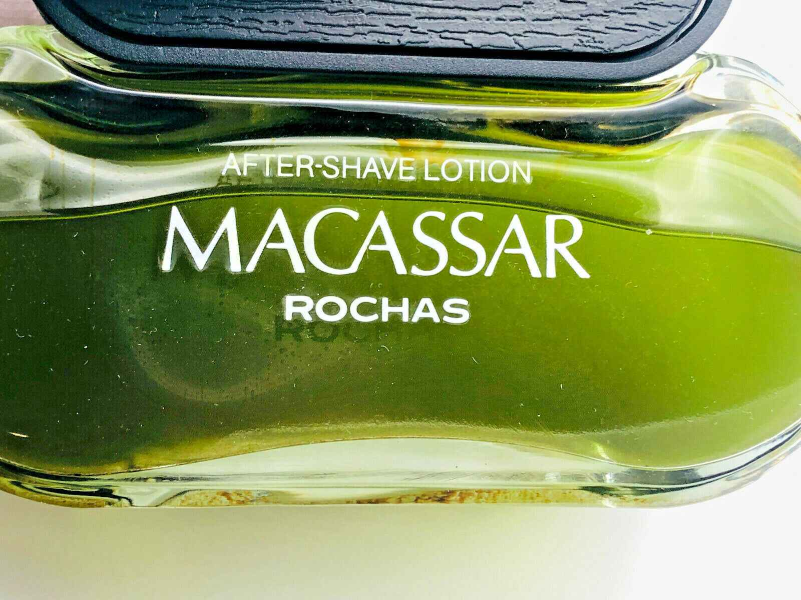 Flacone di lozione dopobarba Macassar Rochas Vintage con etichetta in chiaro e tonalità verde