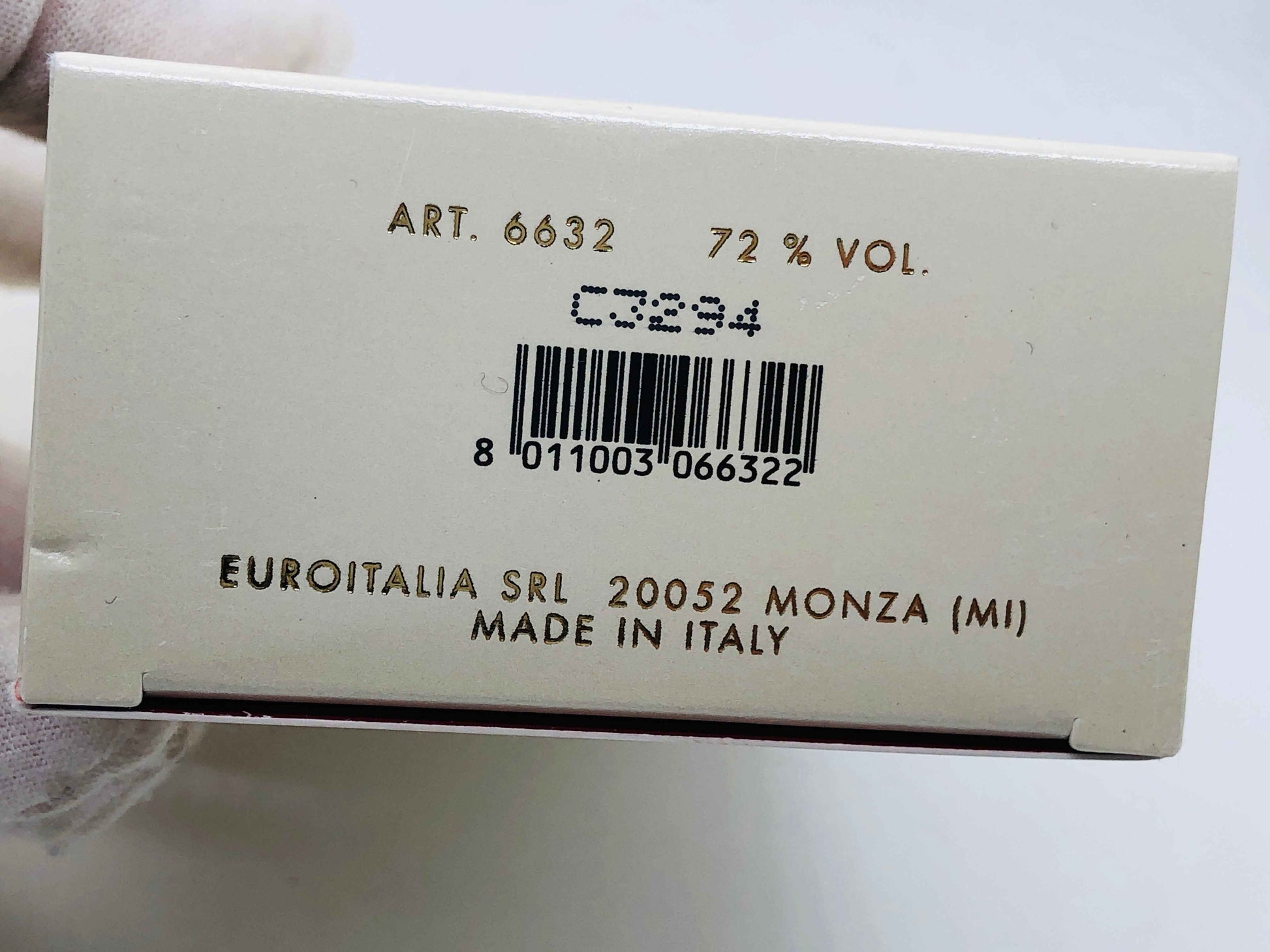Scatola del profumo Moschino Couture Vintage con etichetta e codice a barre, realizzata in Italia