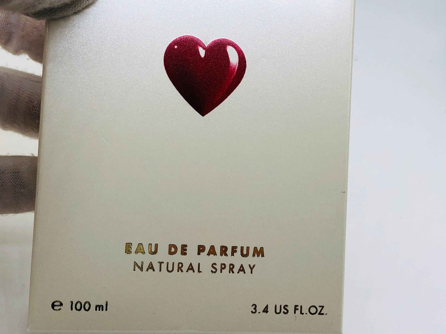 Scatola di profumo Moschino Couture Vintage in spray naturale da 100 ml con design a cuore rosso