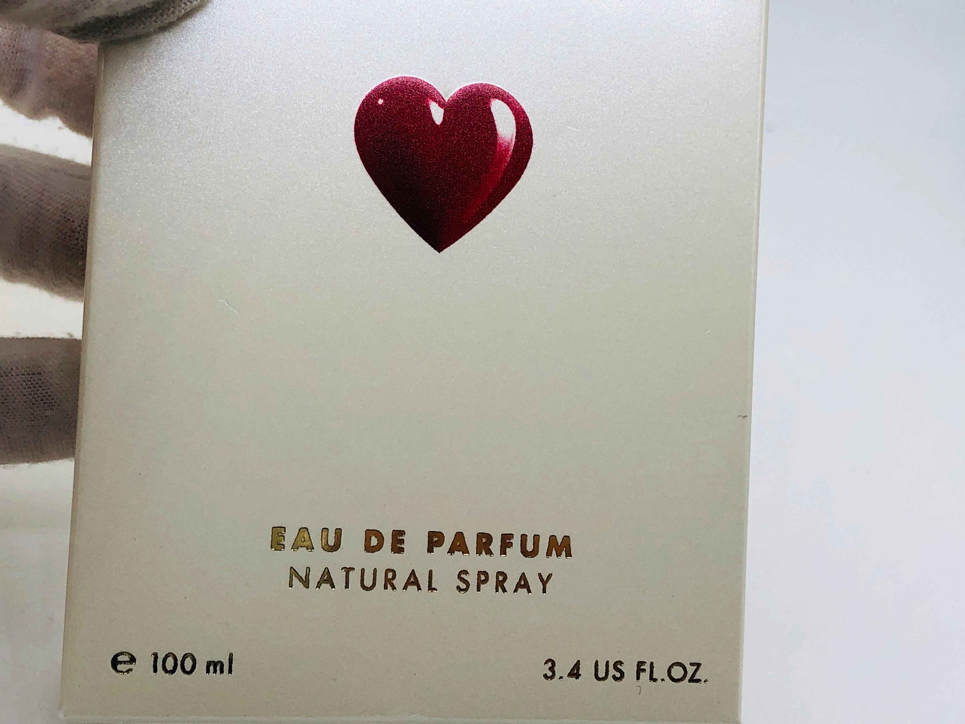 Scatola di profumo Moschino Couture Vintage in spray naturale da 100 ml con design a cuore rosso