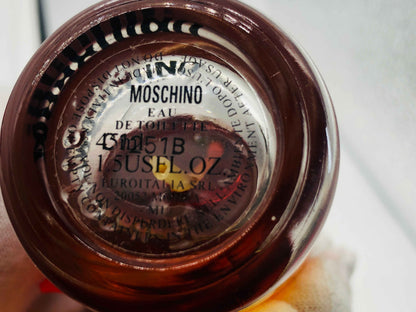 Flacone di profumo Moschino Donna da 50 ml con design elegante e profumazione fresca