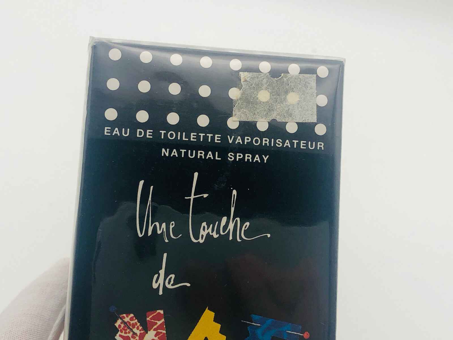 Fragranza Eau de Toilette Vaporizzatore Un Touche De Naf Naf con packaging vivace e confezione elegante