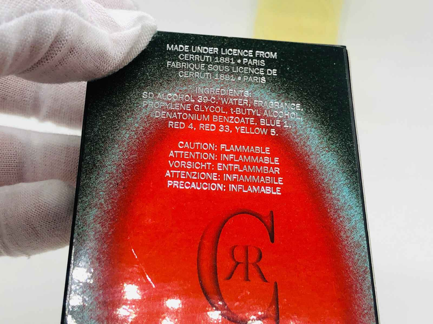 Scatola del profumo Nino Cerruti Pour Homme con istruzioni e avvertenze sul retro.