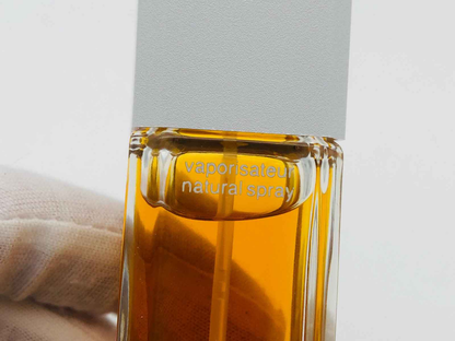 Paco Rabanne Eau De Metal profumo in flacone trasparente con spruzzatore naturale