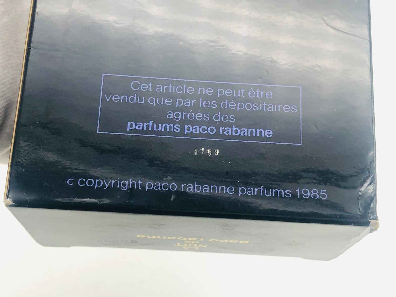 Scatola del profumo Paco Rabanne La Nuit Vintage con istruzioni di vendita per rivenditori autorizzati