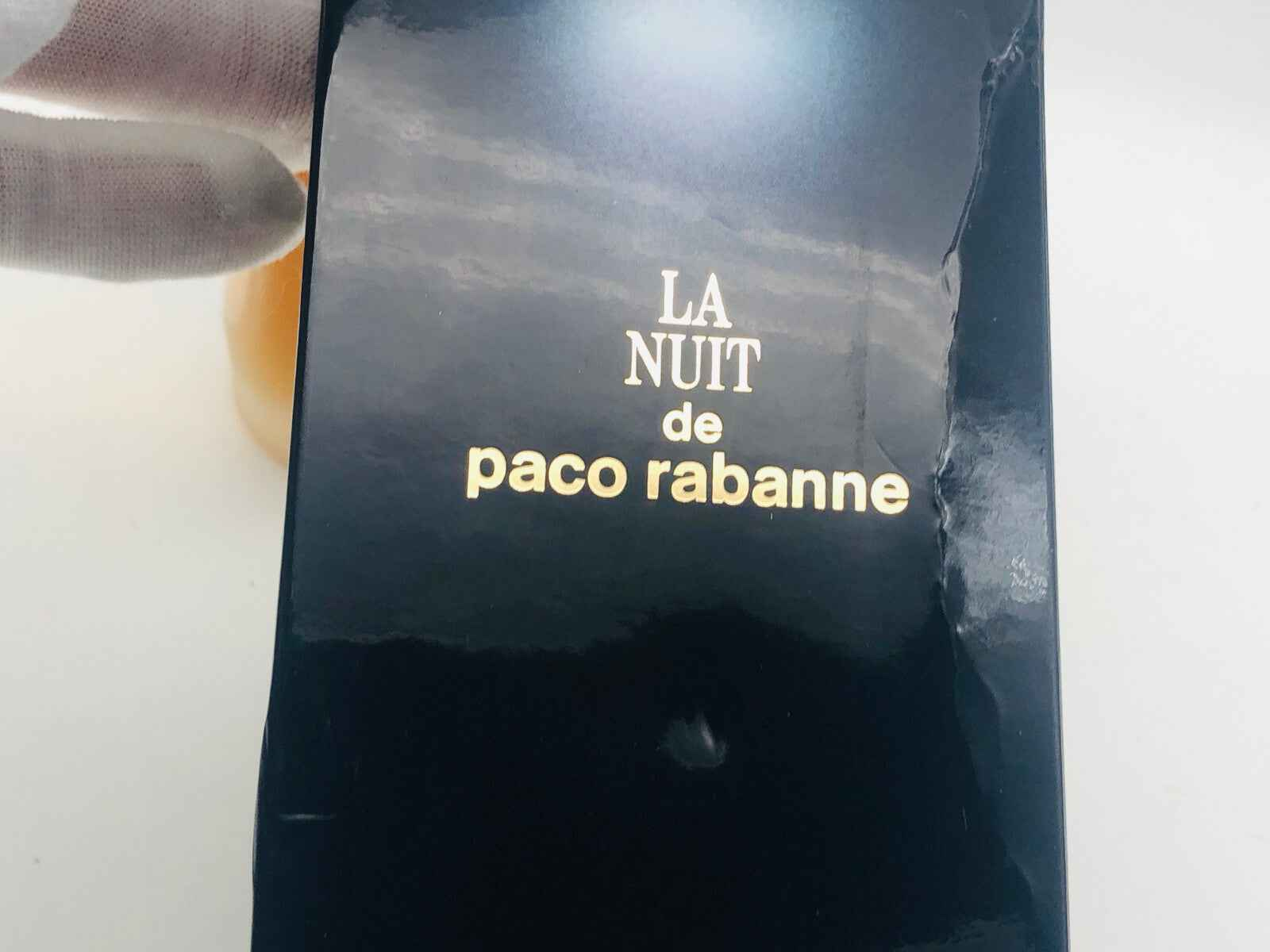 Confezione di Paco Rabanne La Nuit Vintage con una finitura elegante e logo in oro