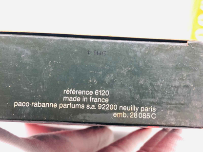 Scatola di profumo Tenere Paco Rabanne realizzata in Francia con dettagli di produzione
