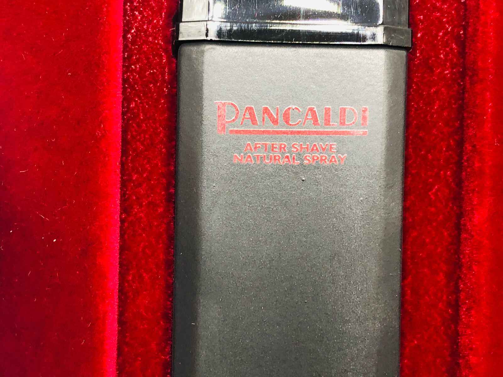 Profumo Pancaldi Vintage in confezione elegante con spray dopo barba per un profumo raffinato
