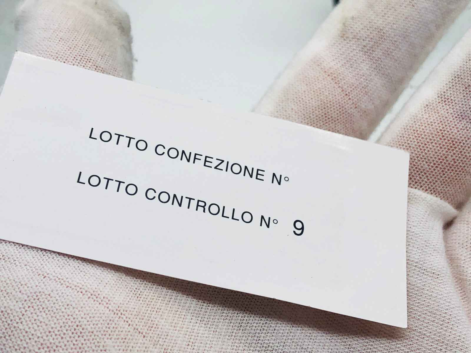 Etichetta bianca con dettagli di lotto per Profumo Vintage Pancaldi, perfetta per collezionisti