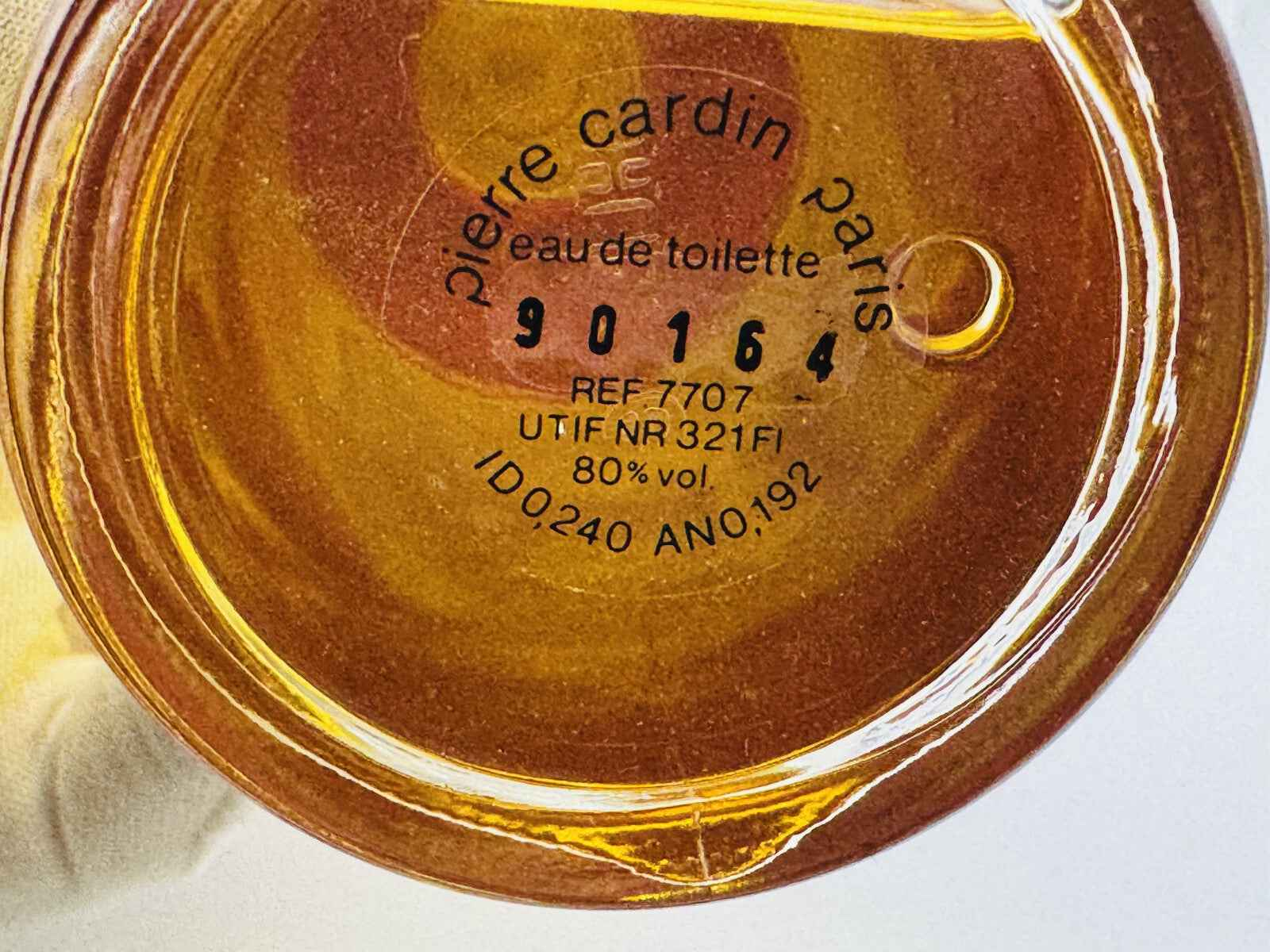 Flacone di profumo Pierre Cardin Pour Monsieur con etichetta e volume di 80 percento