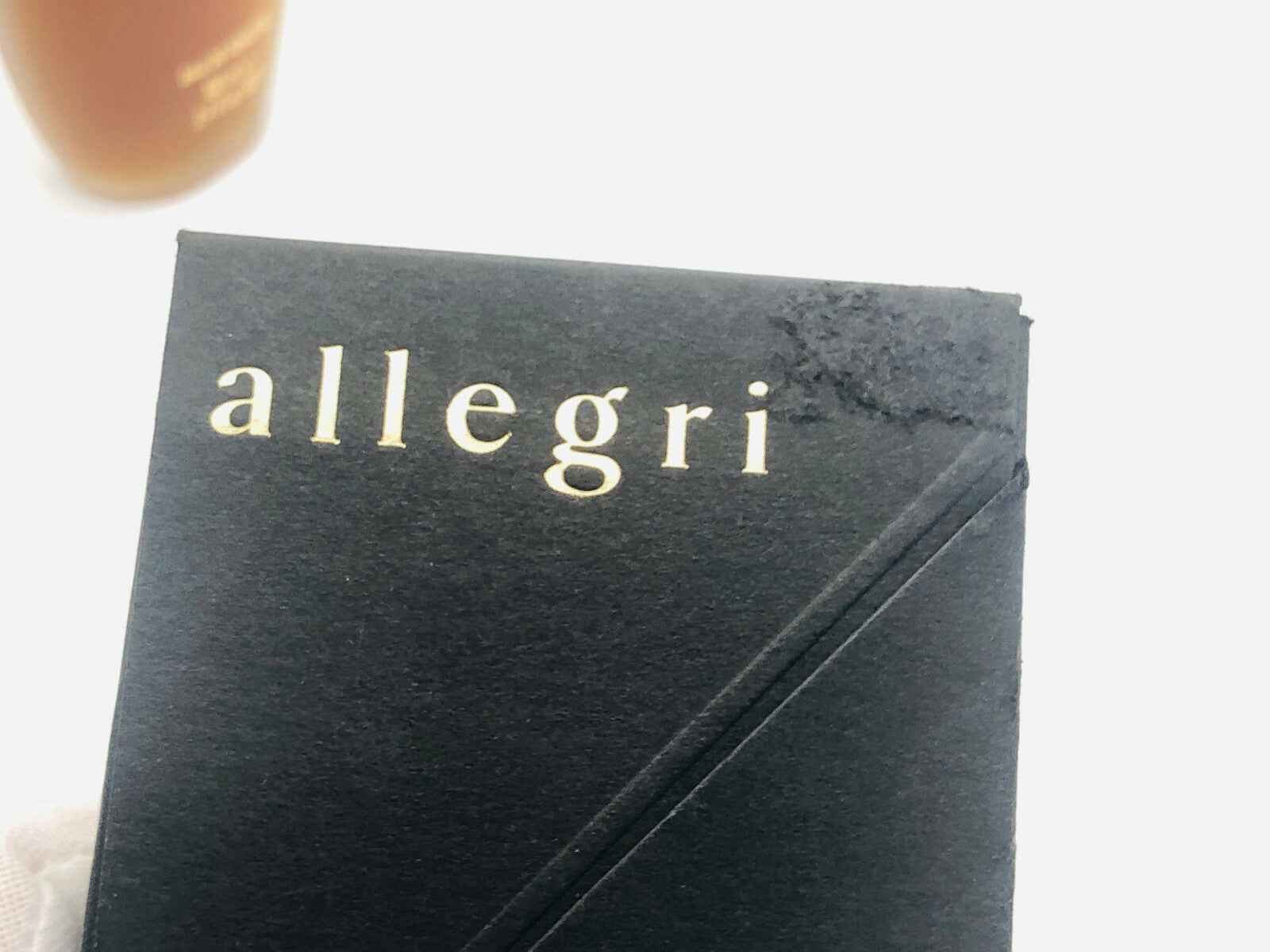 Scatola di profumo Allegri Donna Vintage con design elegante e minimalista di DIANA DE SILVA