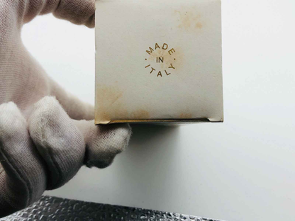 Scatola di profumo Applauso Gandini con etichetta MADE IN ITALY visibile