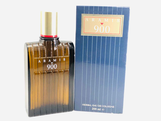Profumo Aramis 900 in flacone da 200 ml con packaging elegante e raffinato