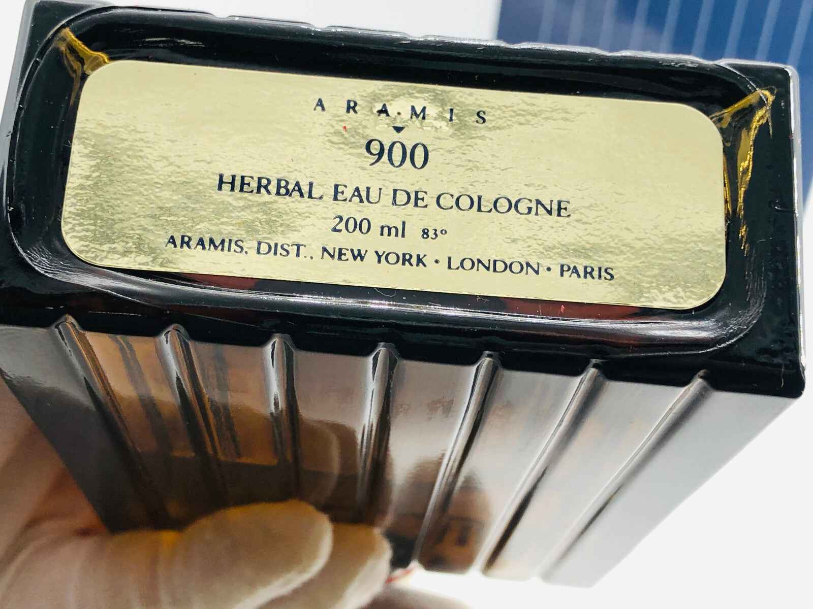 Scatola di profumo Aramis 900 Eau de Cologne da 200 ml con etichetta dorata