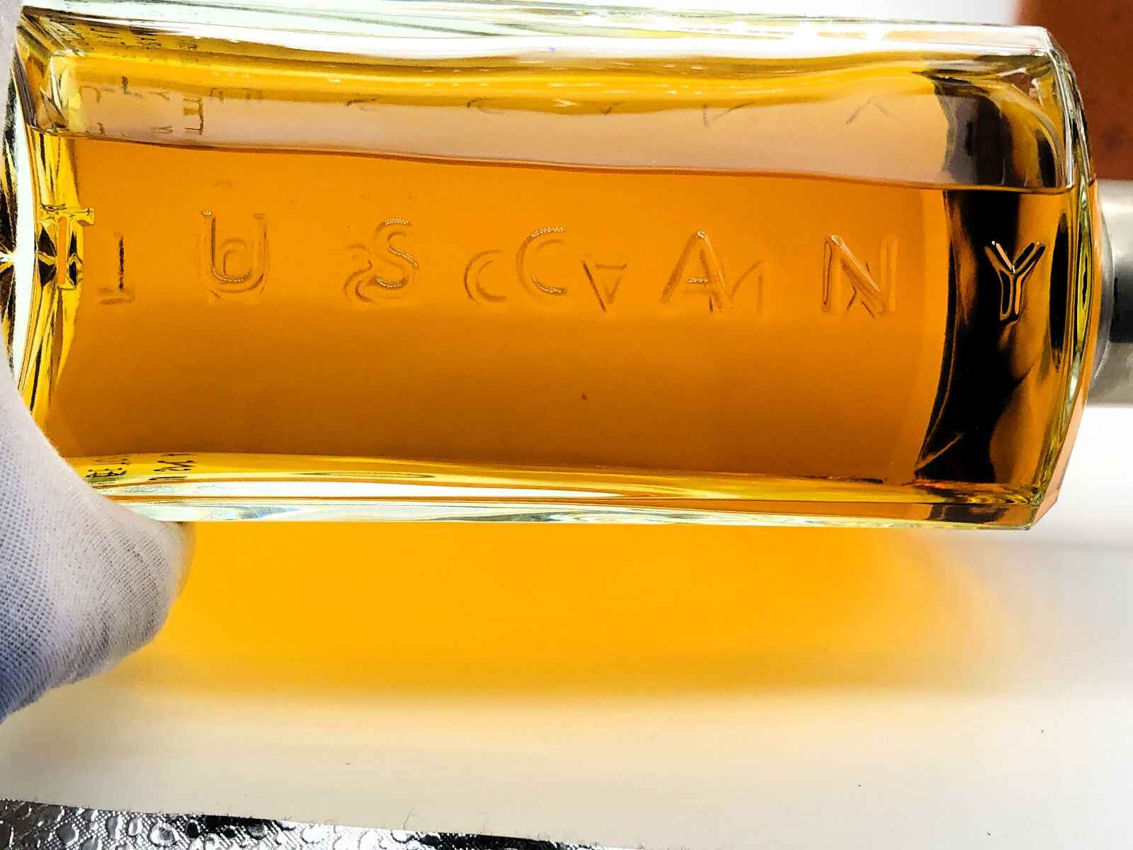 Flacone di Profumo Aramis Tuscany Vintage con aroma distintivo e design elegante