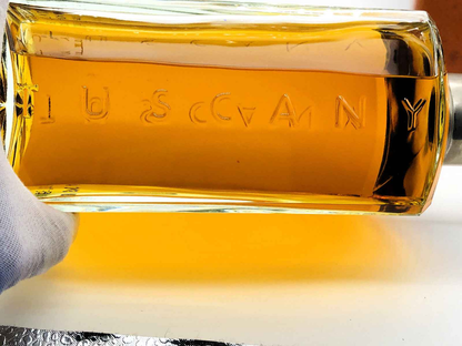 Flacone di Profumo Aramis Tuscany Vintage con aroma distintivo e design elegante