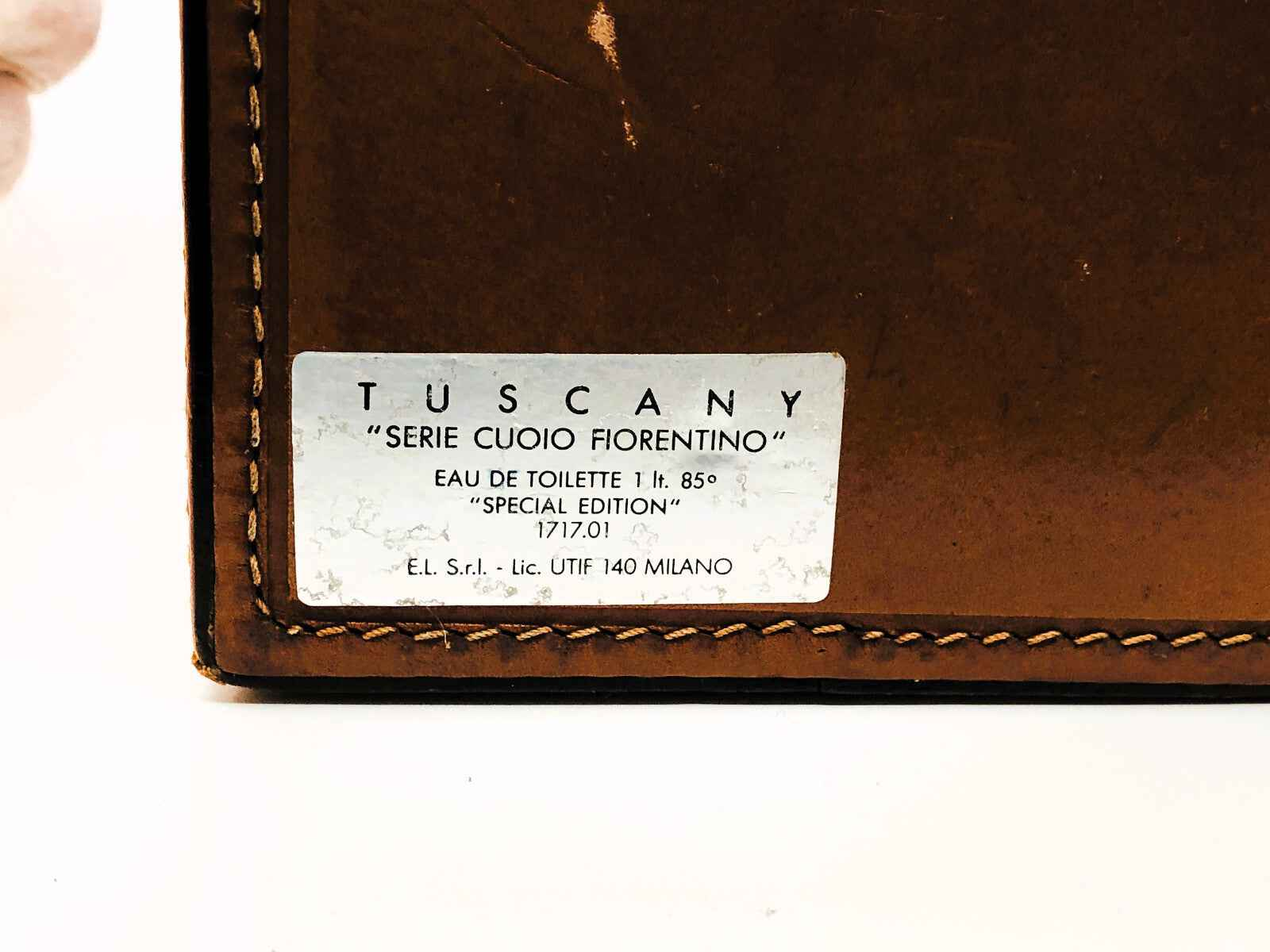 Confezione del Profumo Aramis Tuscany Vintage in edizione speciale con etichetta distintiva
