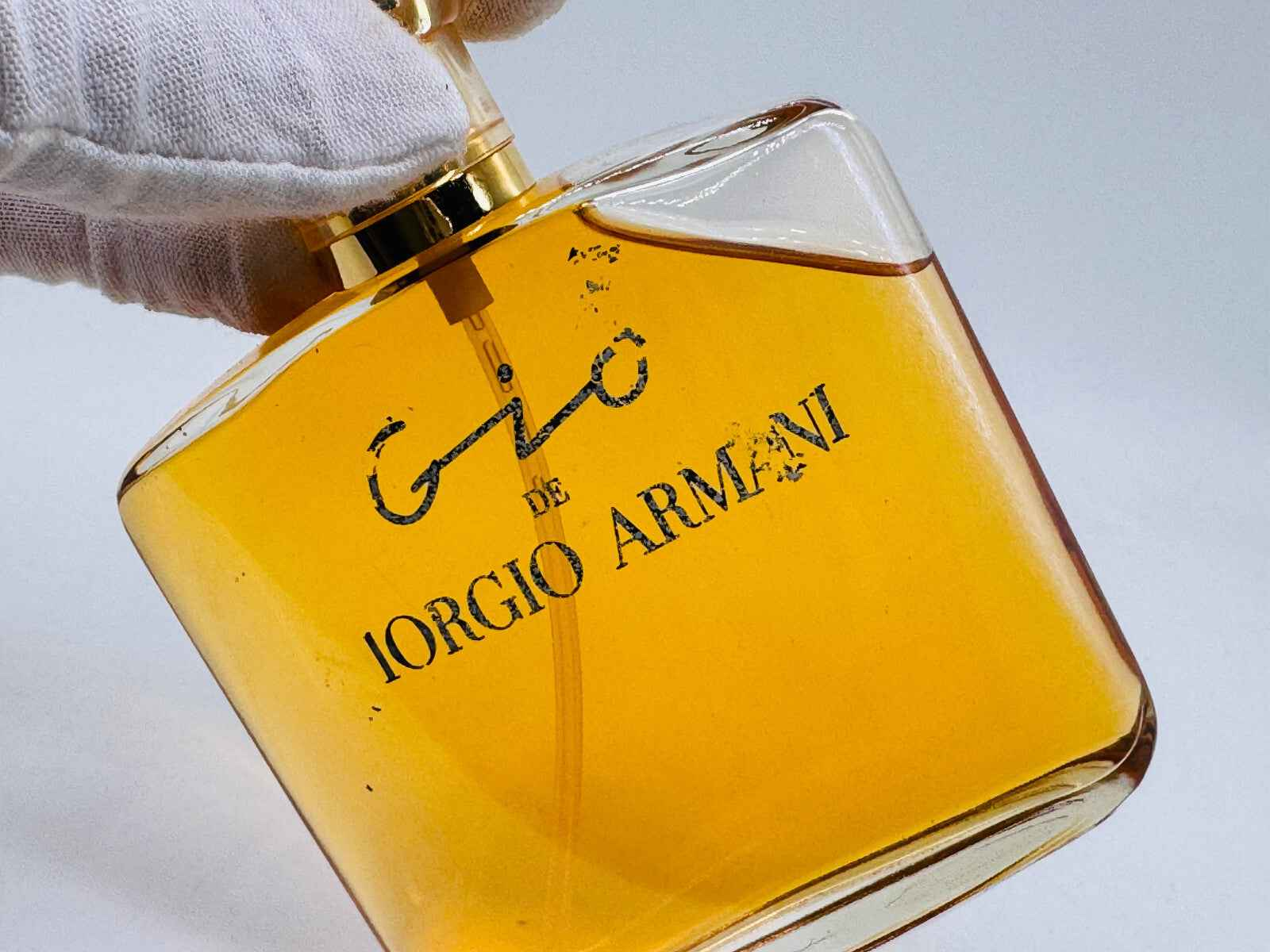 Profumo Armani Gio Vintage con flacone elegante e fragranza iconica di Giorgio Armani