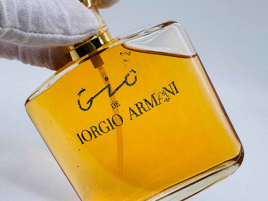 Profumo Armani Gio Vintage con flacone elegante e fragranza iconica di Giorgio Armani