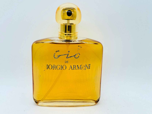 Bottiglia di profumo Armani Gio Vintage con design elegante e fragranza intensa per uomo