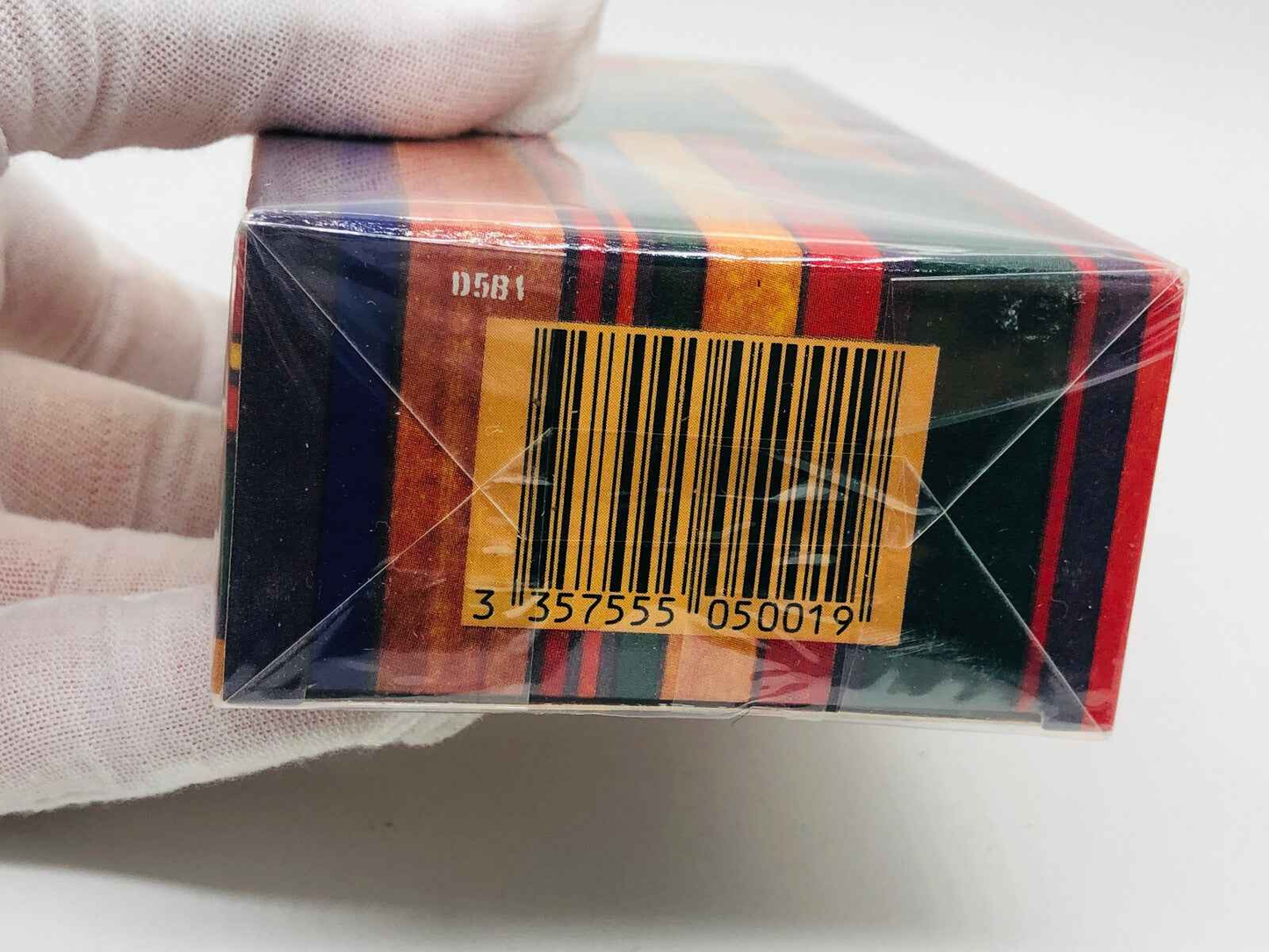 Scatola del Profumo Daniel Hechter Caractere con codice a barre e design colorato