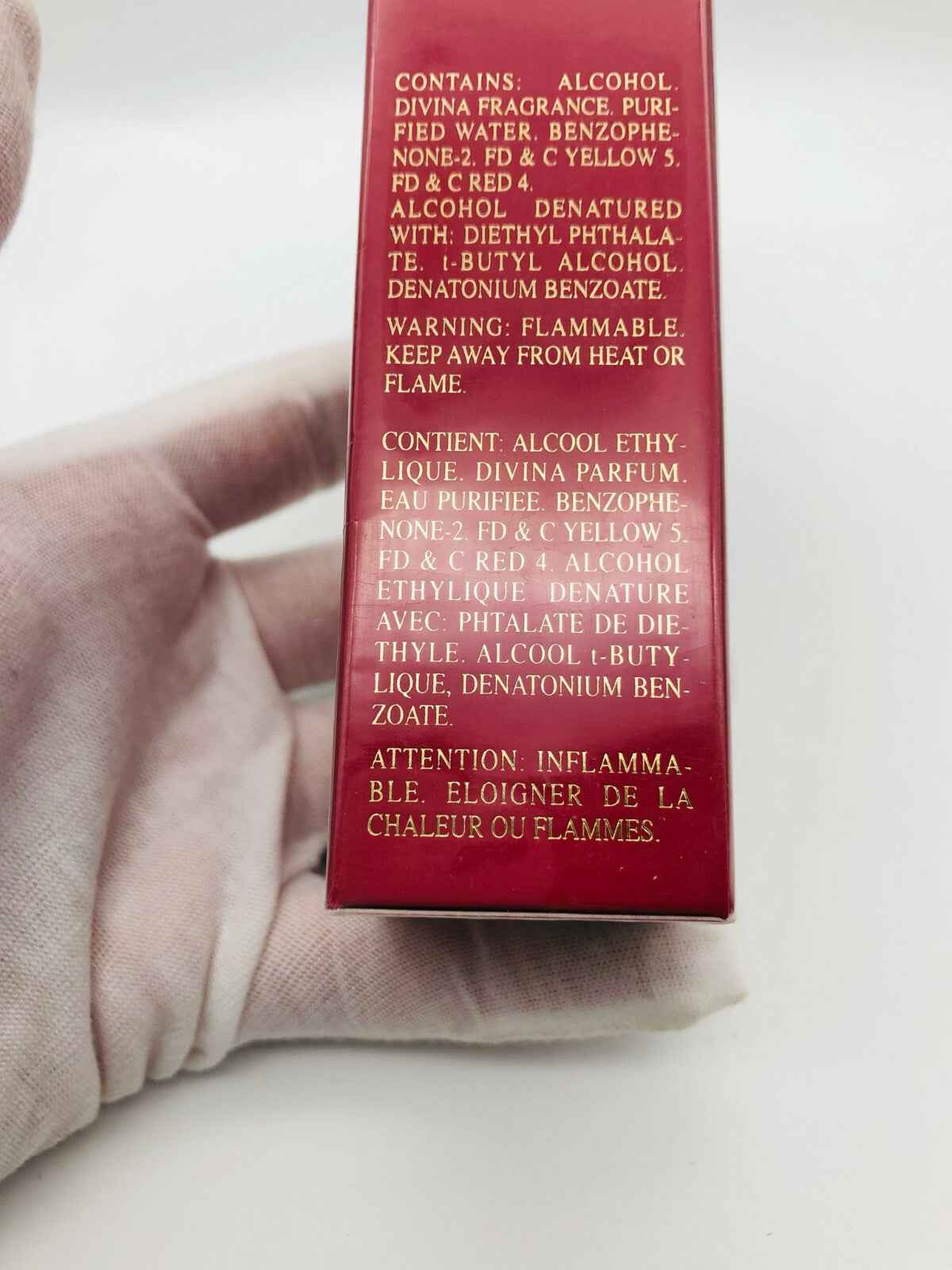 Scatola con ingredienti del profumo Diana De Silva, evidenzia la sua formula unica e avvertenze di sicurezza