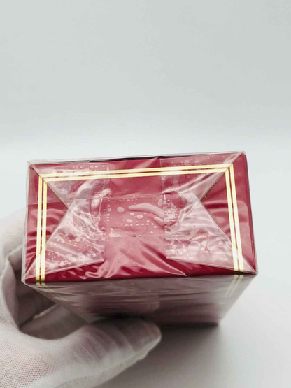 Scatola di profumo Diana De Silva avvolta con pellicola trasparente per una presentazione elegante