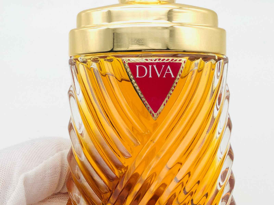Flacone di profumo Diva Ungaro con design elegante e dorato, perfetto per ogni occasione