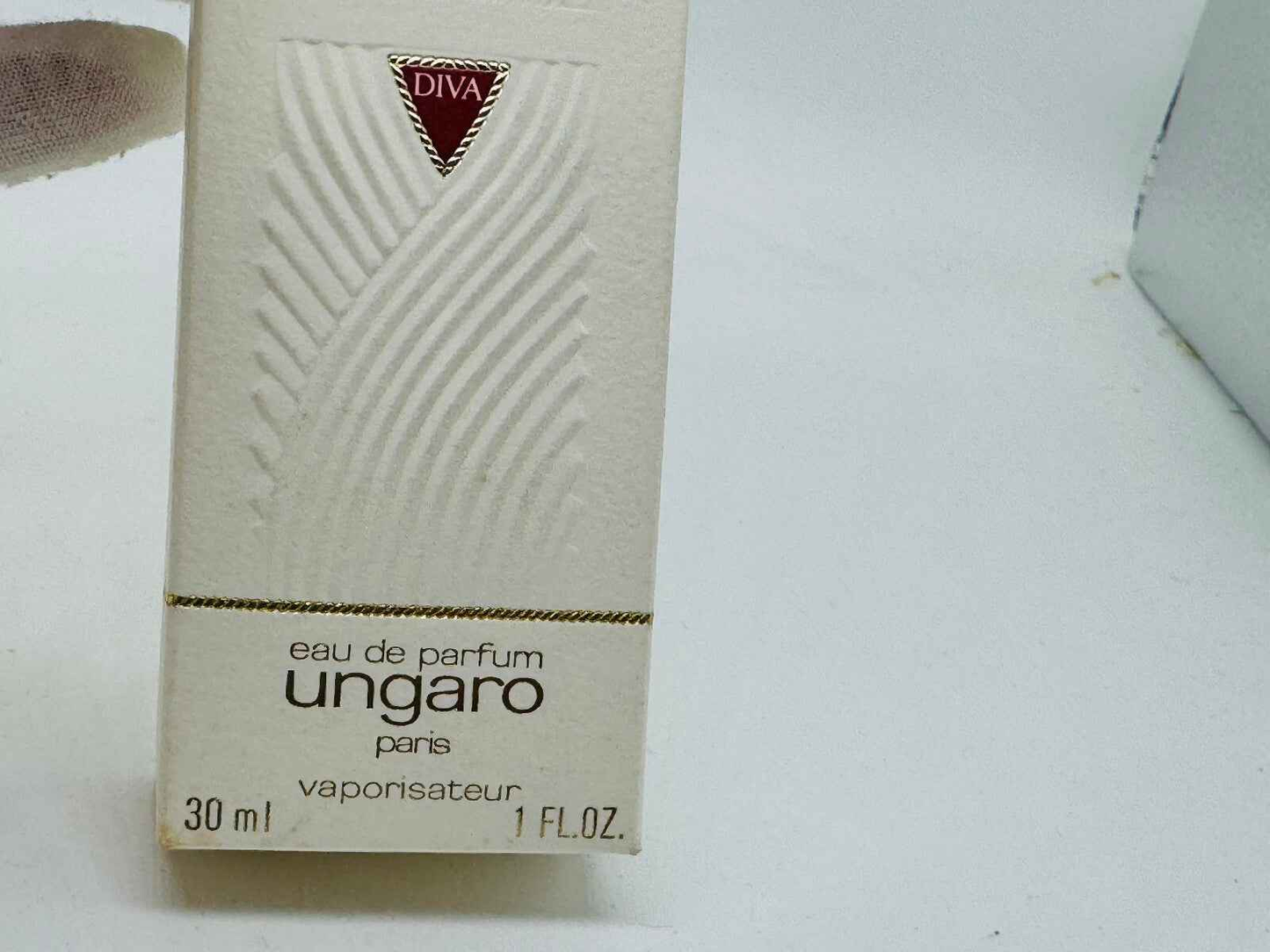 Scatola di profumo Diva Ungaro Vintage 30 ml, eleganza senza tempo in un packaging raffinato