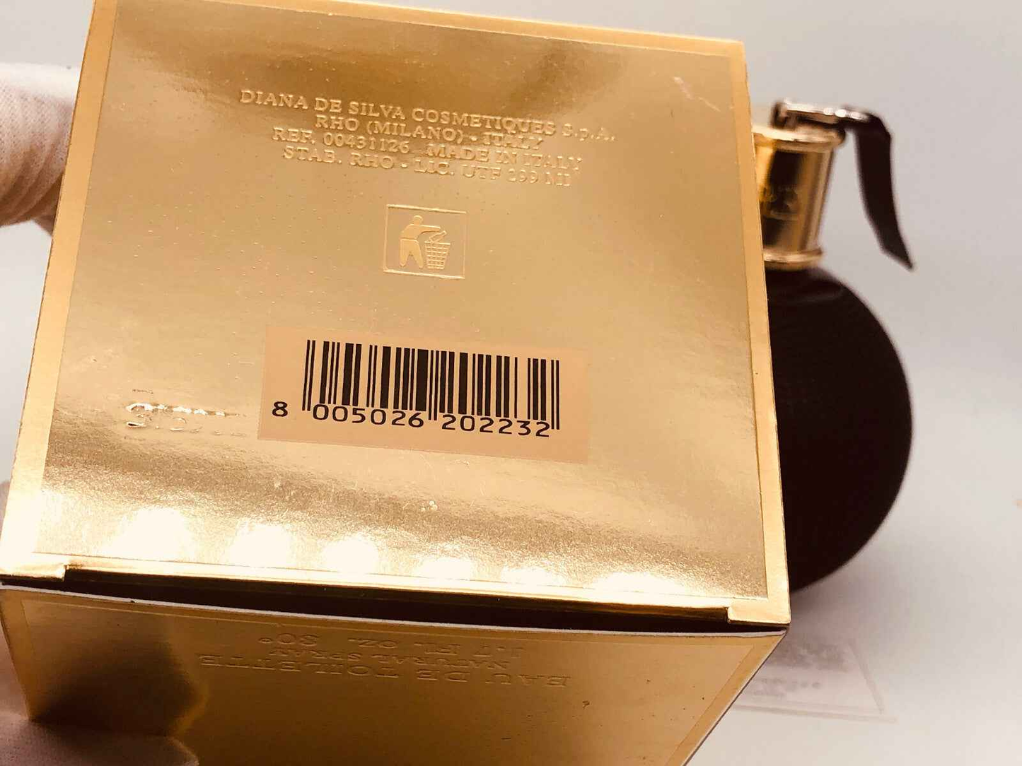 Scatola dorata del Profumo Ferre By Ferre Vintage con codice a barre e design elegante