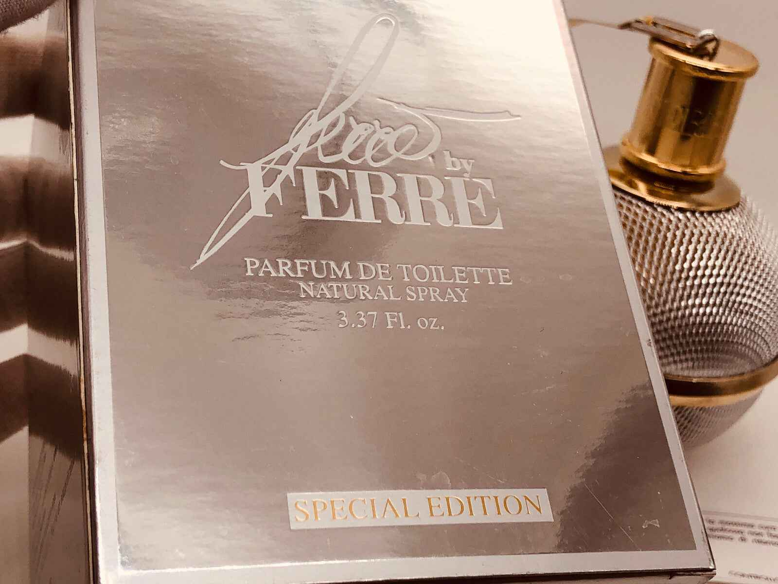 Scatola del profumo Ferre Vintage Parfum de Toilette Natural Spray in edizione speciale