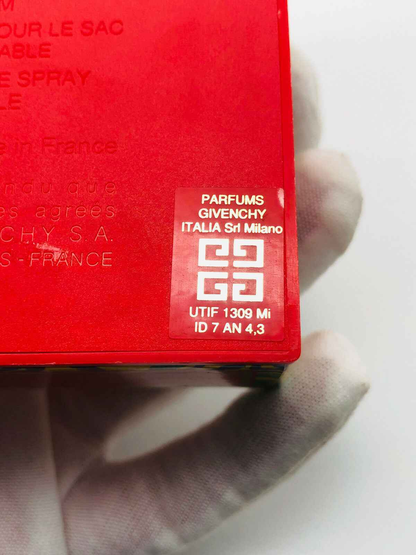 Confezione del profumo Givenchy Amarige con etichetta e informazioni sul marchio.
