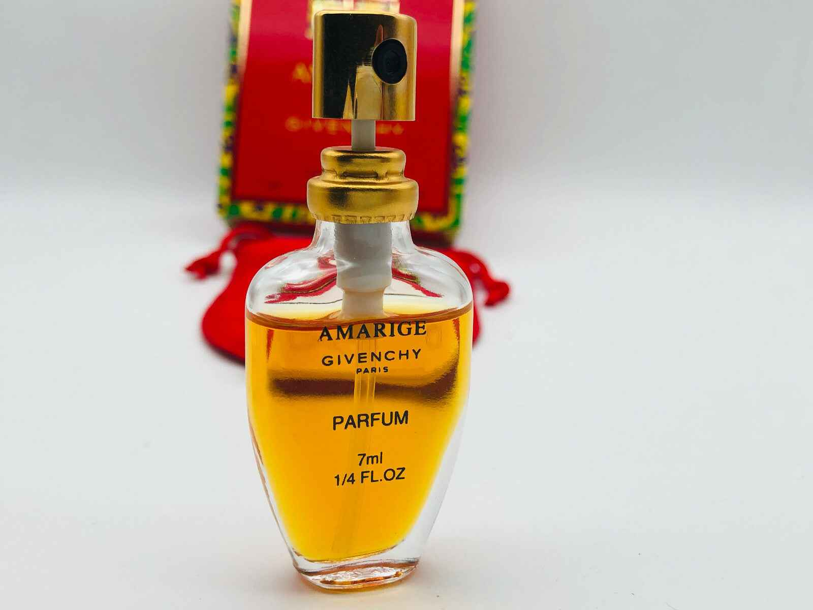 Profumo Givenchy Amarige in flacone da 7ml con design elegante e classico