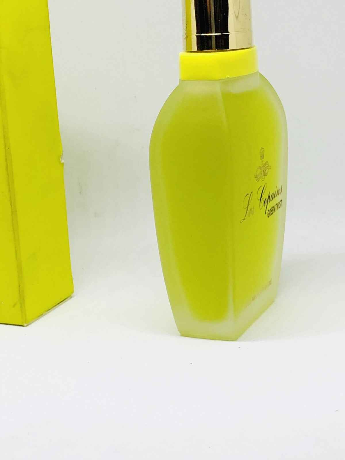 Flacone di profumo Les Copains Green Twist con design elegante e colore verde brillante