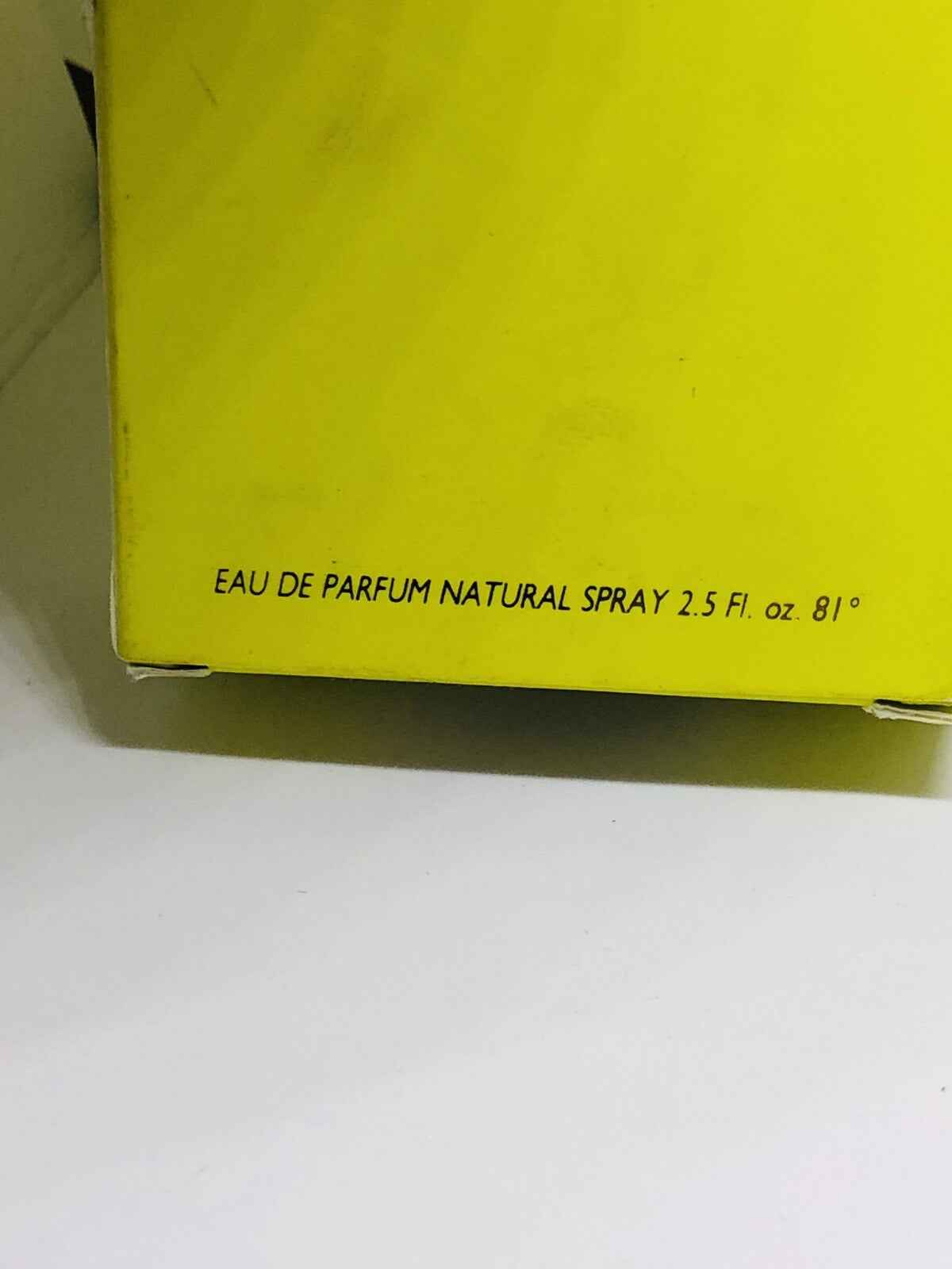 Scatola di profumo Les Copains Green Twist, spray da 2.5 oz di Eau de Parfum in un design vivace
