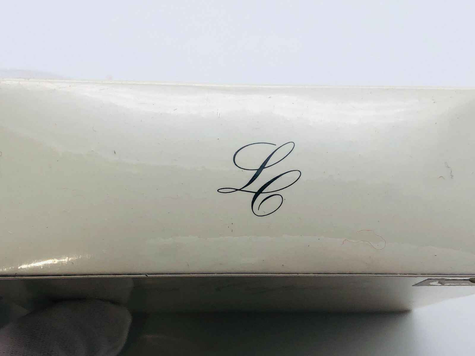 Scatola elegante del Profumo Les Copains Vintage con logo LC per un profumo di lusso