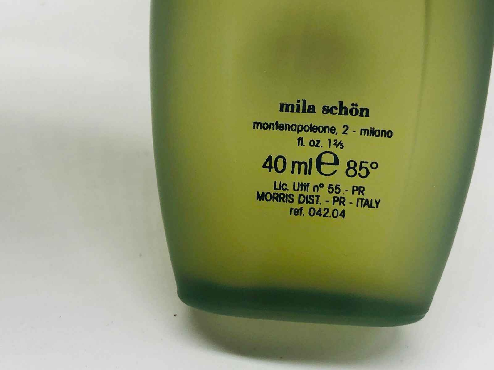 Flacone di profumo Mila Schon Uomo da 40 ml con design elegante e sofisticato per gli uomini