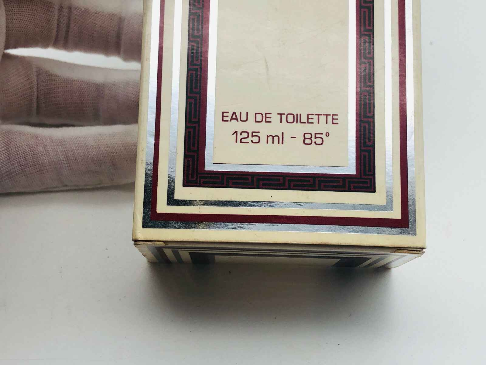 Scatola di Profumo Mitos Napoleon da 125 ml in Eau de Toilette con dettagli eleganti