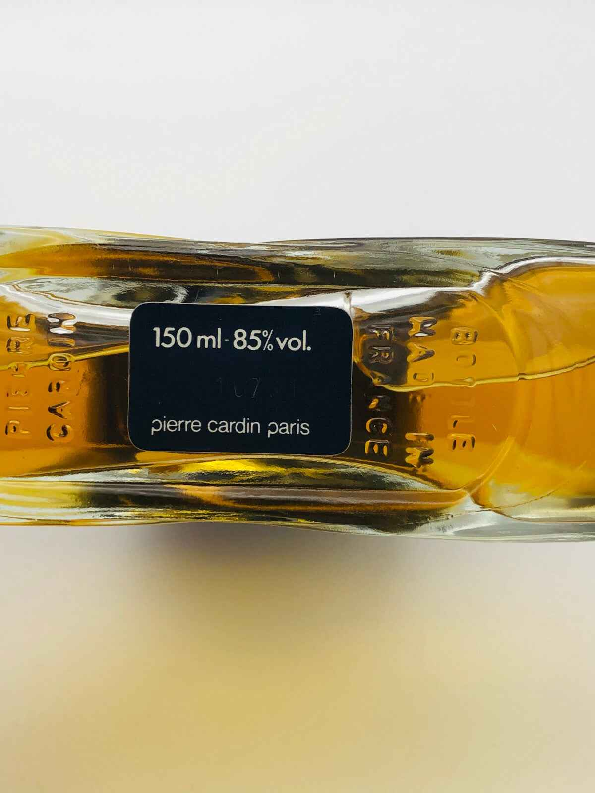 Flacone di profumo Pierre Cardin Choc da 150 ml con fragranza avvolgente e design elegante