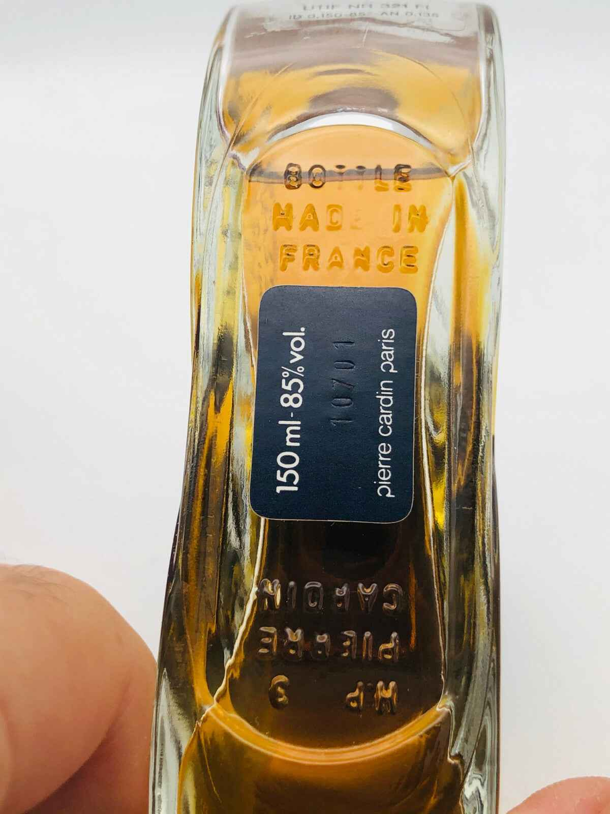 Flacone trasparente di Profumo Pierre Cardin Choc da 150 ml con etichetta elegante